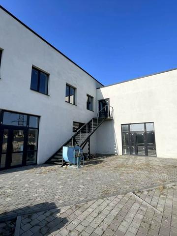 молодіжна, 1