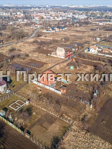 центральна, 1