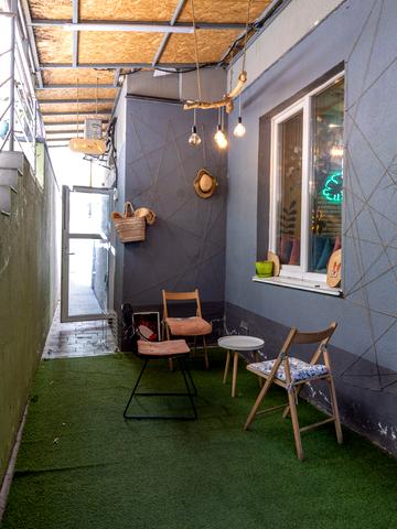 Жулянська вул., 2-Б