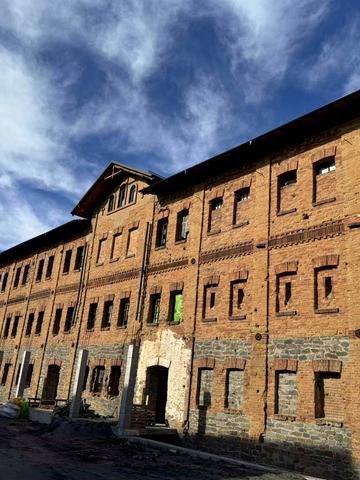 Лесі Українки вул., 174а