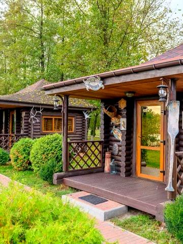 Богдана Хмельницького вул., 1