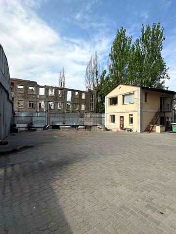 Універсальна вул., 6