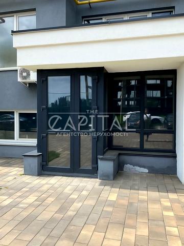 Машинобудівників вул., 16