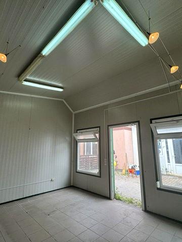 Поліська вул., 1