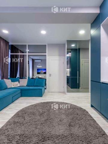 Домобудівельна вул., 5