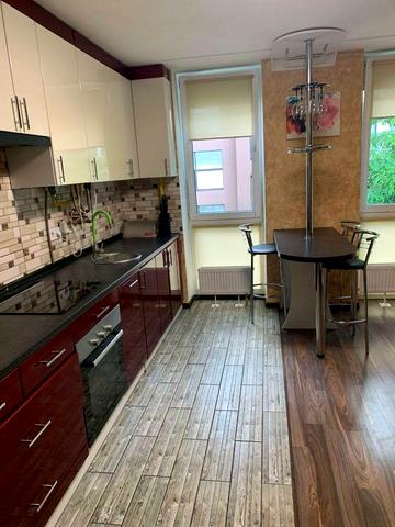 Михайла Величка вул., 1-Б