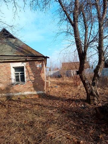 Будинок з землею