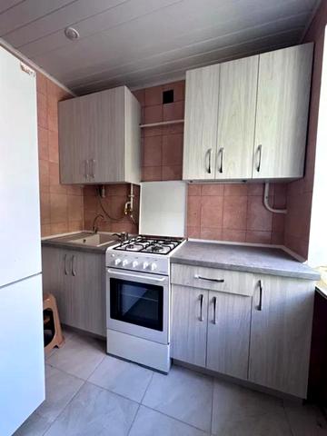 Ламаний пров., 8