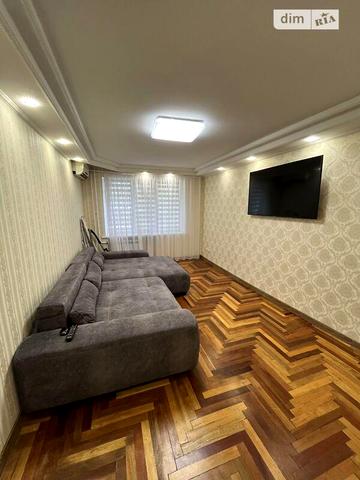 Продаж 3к Квартира Юності вулиця