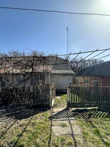 Продаж будинку із землею в смт. Ружин