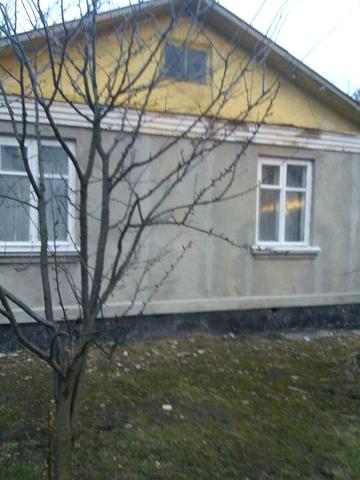 Будинок з приватизованою землею (с. Броники)