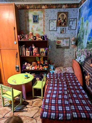 Продам 2кімнатну кв-ру Борщагівка Зодчих 4\5п 50\30\7 окремі