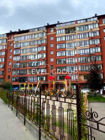 Академіка Єфремова вул. (Командарма Уборевича), 8-А