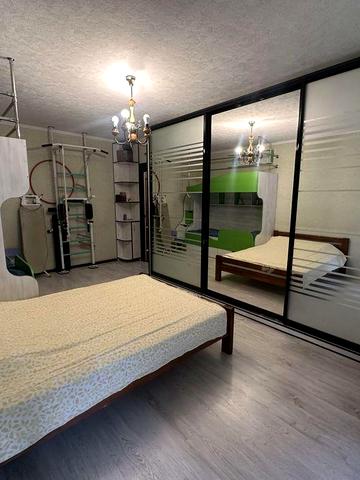 Продаж 2к квартири на вул. Харківське шосе 178, Позняки, Вирлиця