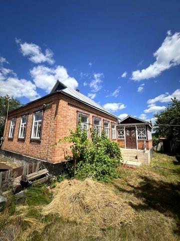 Продається будинок в центрі с.Дирдин,Черкаська обл., вул. Густима Жука