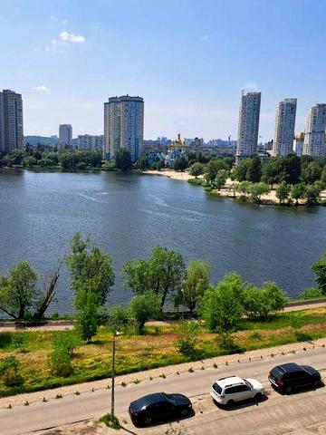 Продам квартиру Березняківська 30