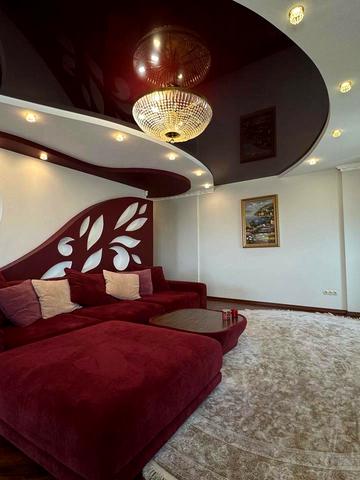 Верховинна вул., 37