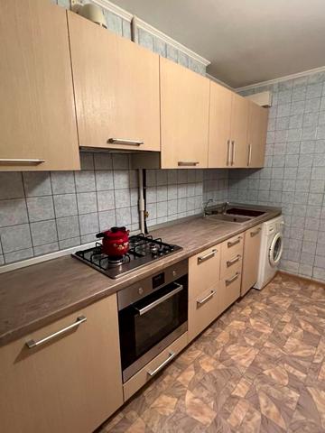 Янтарна вул., 83