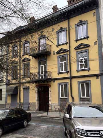 Мирослава Скорика вул. (Петра Чайковського), 15
