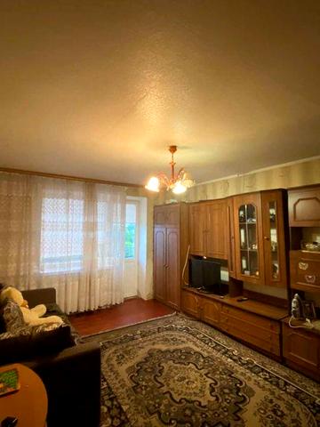 Продам  трикімнатну  квартиру у місті  Коростишів. По вулиці Потєхіна.