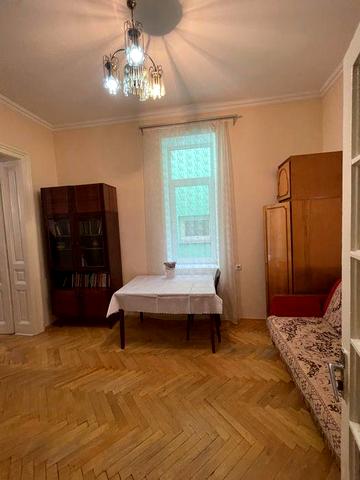 Продаж 2 кім. старий фонд вул.Ольжича