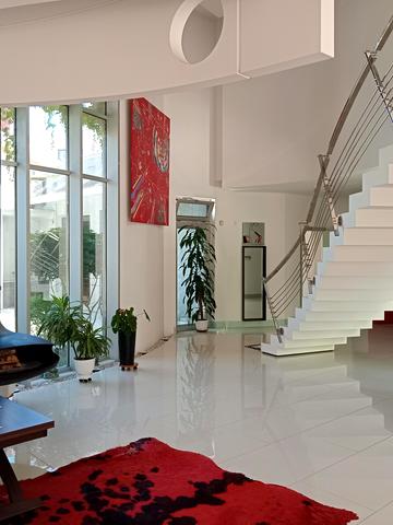 Анни Ахматової вул., 4