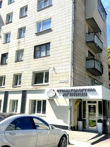 Відінська вул., 44