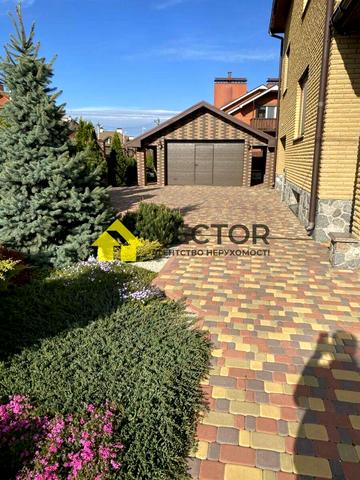 Центральна вул., 53
