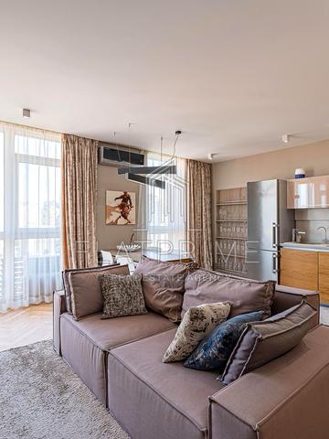 Предславинська вул., 53