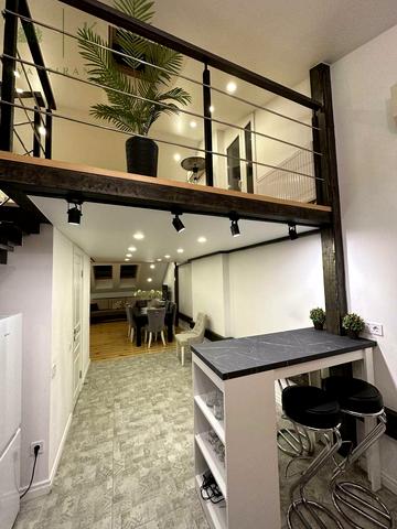 Мосяжна вул., 4