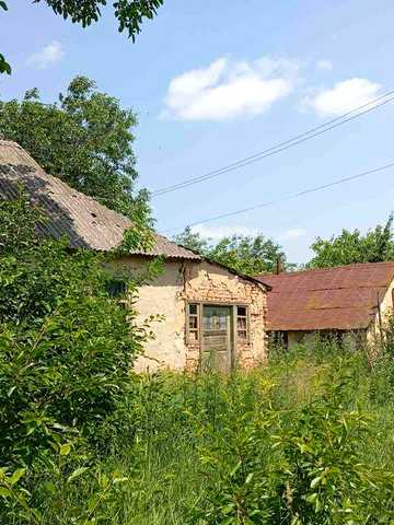 Продаж будинку, земельної ділянки