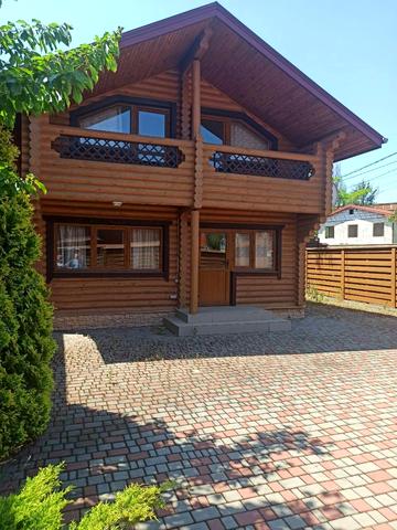 Пріморська, 18