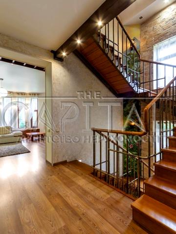 Курортна вул., 9