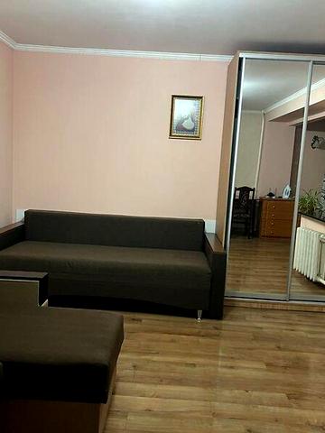 Довгострокова оренда 2к Квартира Низинна вулиця