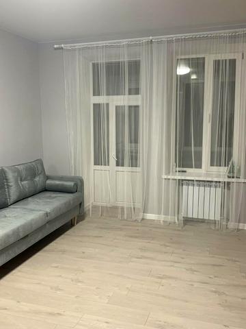 Дмитра Апухтіна вул., 24