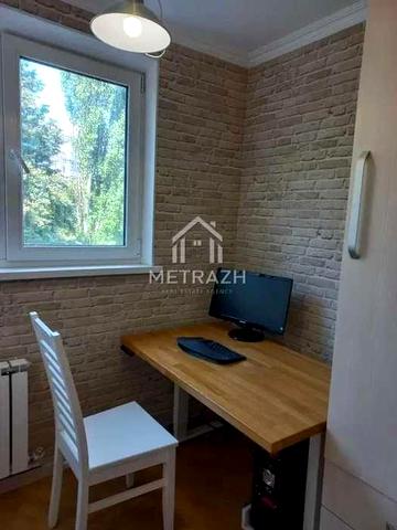 Продам 3 к. квартиру Гагарина с/м Таврия метро Спортивная евроремонт