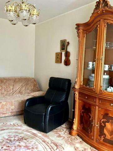 3 кімнатна квартира м. Кривий  Ріг вул. В.Бизова ЖК Восток 25