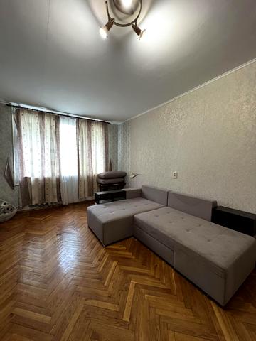 Героїв України просп. (Героїв Сталінграду), 20В