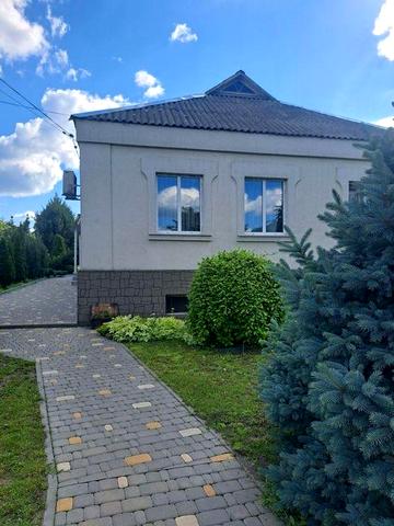 Продам великий будинок по вулиці Уріцкого