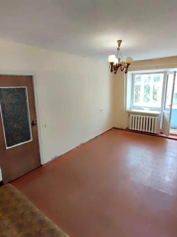 Продам квартиру в центрі міста Бар