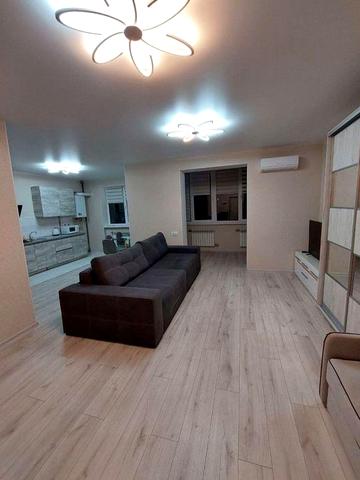 Оренда однокімнатної квартири в Олександрівському р-ні (Поштова 119)