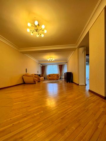 Академіка Чекмарьова вул., 2