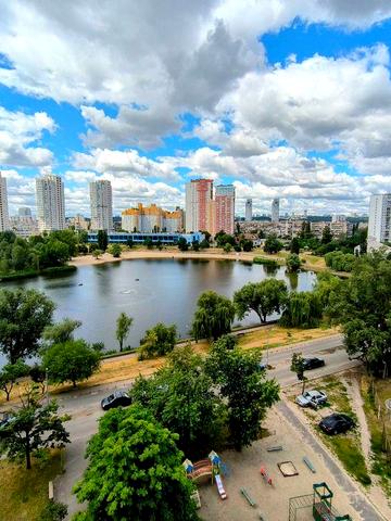 Продам  1-кімнатну , Дніпровський, Березняки, проспект Тичини 20 А,