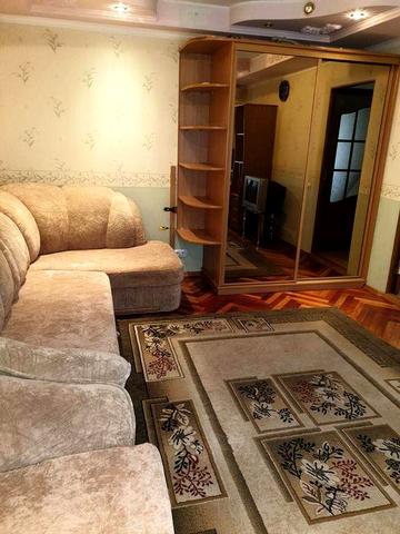 Продам 1 кімнатну квадратиру русановка