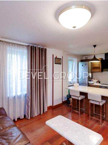 Продаж 4-кімнатної квартири з ремонтом метро Звіринецька