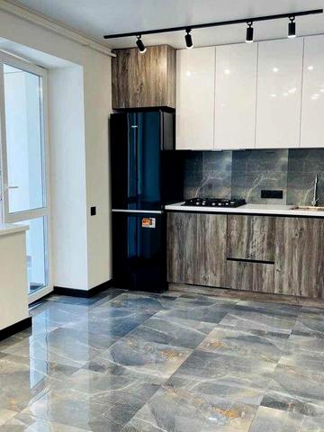 Продам простору квартиру з ремонтом в новобудові. Автономне опалення. ЖК Family City