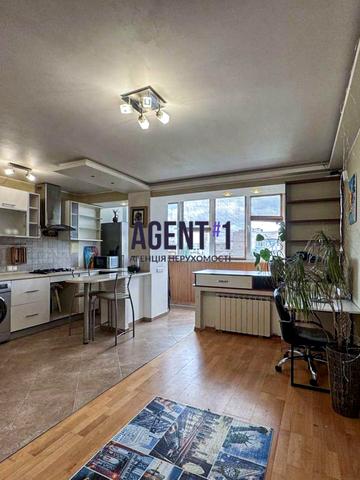 Машинобудівна вул., 27