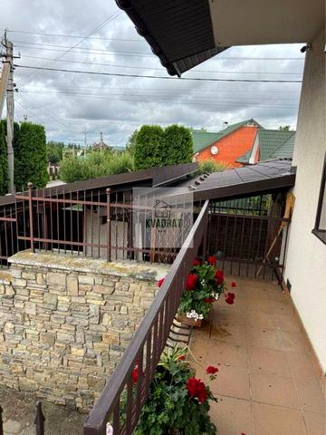 Продам стильний котедж в престижному районі міста