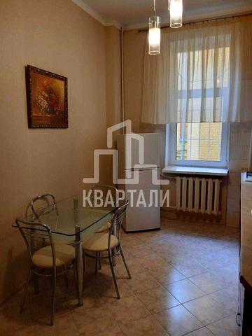 Продаж 1 кім. вул. Мала Житомирська 18 Майдан Незалежності 3х