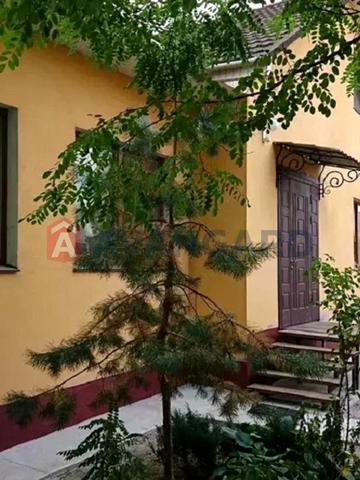 Дмитра Яворницького вул. (Коллонтай), 40